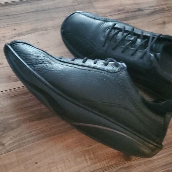 MBT | Leather Sneakers  - Picture 3 of 7